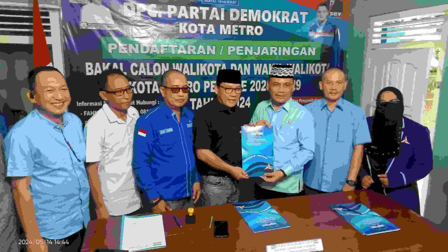 Wahdi Siradjuddin Ambil Berkas Balon Wali Kota Metro di Partai Demokrat