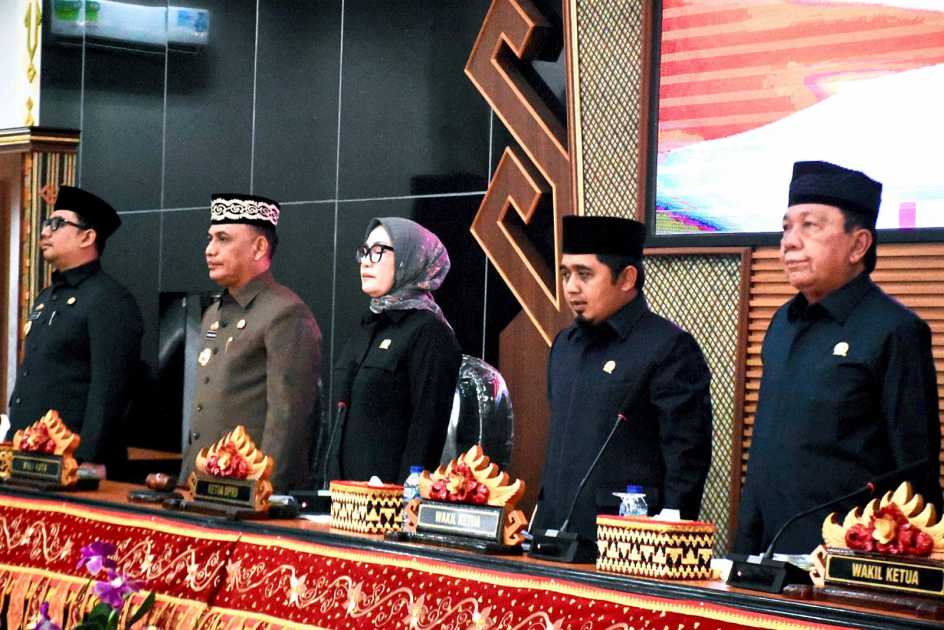 Rapat Paripurna DPRD Kota Metro Terkait Raperda Perubahan APBD Tahun 2025