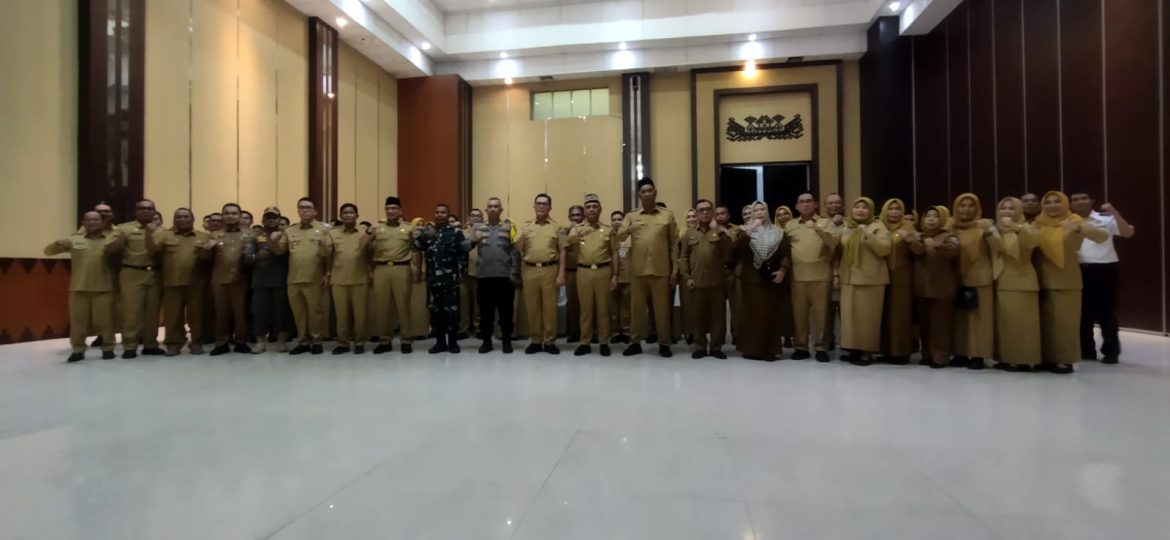 Wali Kota Metro Lantik 100 Pejabat Baru, Fokus pada Pelayanan Publik Lebih Baik