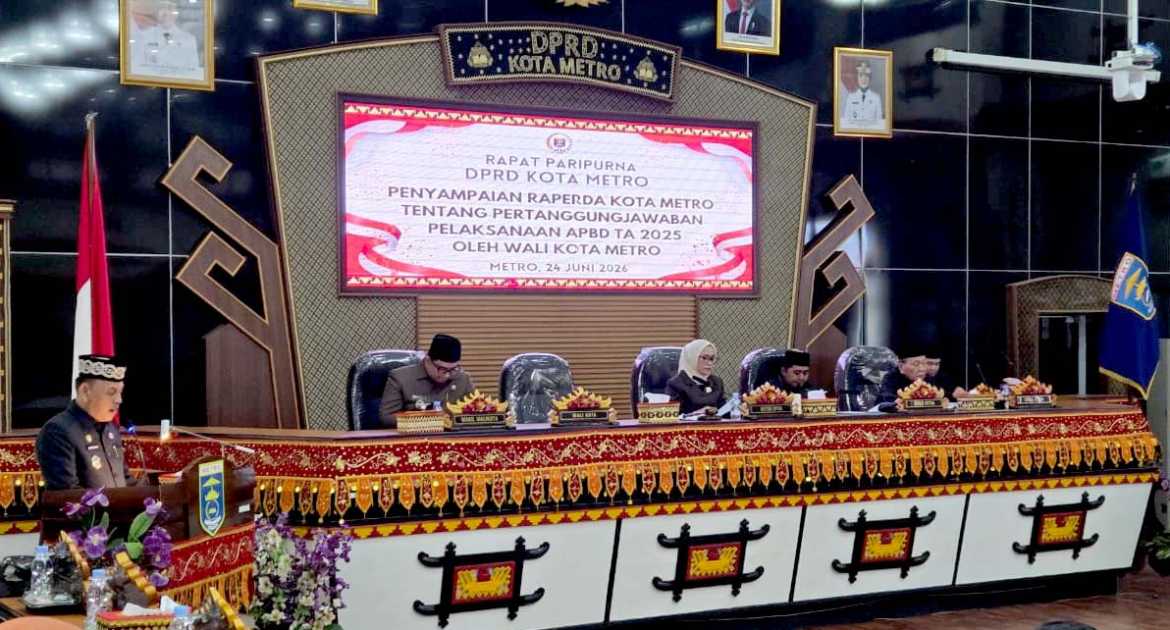 Paripurna DPRD Kota Metro: Pemkot Laporkan APBD 2025
