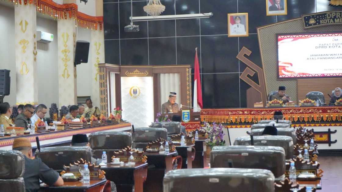 Tanggapi Pandangan Fraksi DPRD, Wali Kota Metro Paparkan Langkah Benahi TPAS dan Tingkatkan PAD