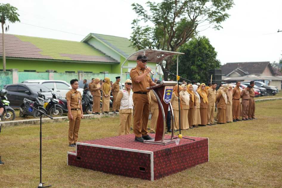 Pimpin Apel Penerimaan di Lapangan Mulyojati, Sekda Kota Metro Sambut 2.202 Mahasiswa KKLPPM Universitas Malahayati