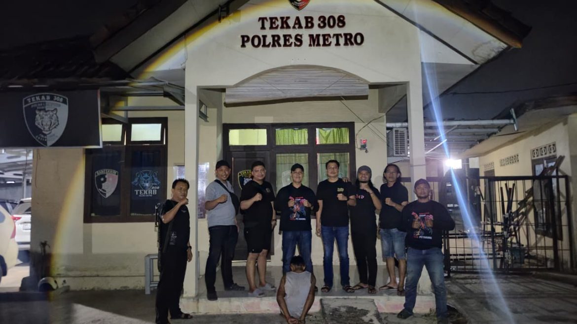 Tekab 308 Presisi Polres Metro Ringkus Pelaku Pencurian HP di Rumah Warga, Beraksi Saat Korban Terlelap