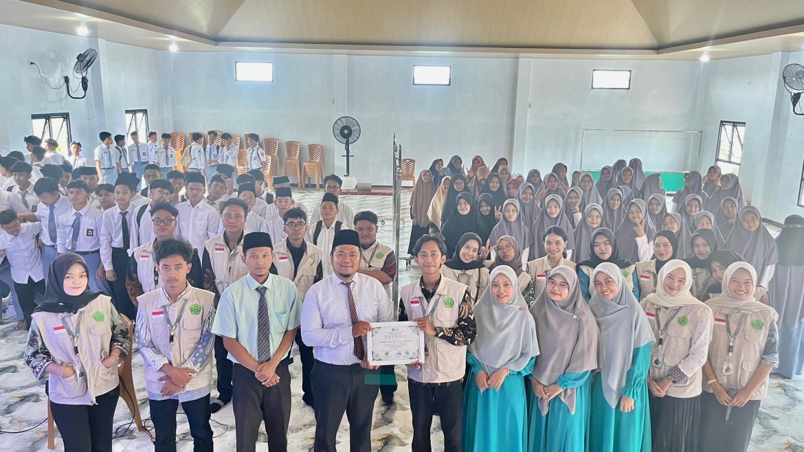 Mahasiswa KKL-PPM Universitas Malahayati Kelompok 59 Melaksanakan Sosialisasi Pencegahan Bullying di Pondok Pesantren Darul Muttaqin Al Islami Kelurahan Mulyojati