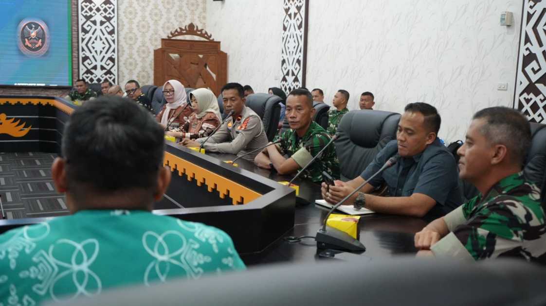HUT ke-79 Korem 043/Gatam dan Hari Pelanggan PLN Ramaikan CFD Kota Metro